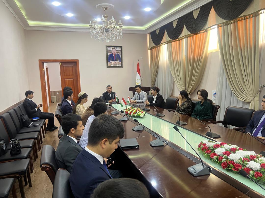 ПЕШВОИ МИЛЛАТ – ҲОМИИ СУЛҲ ВА РОҲНАМОИ МО ҶАВОНОН